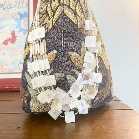 Mother of pearl and sequins statement necklace mint condition - Picture 3 of 3